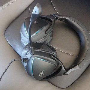 ASUS ROG DELTA S  Gaming Headset  with USB -C and Ai powered microphone